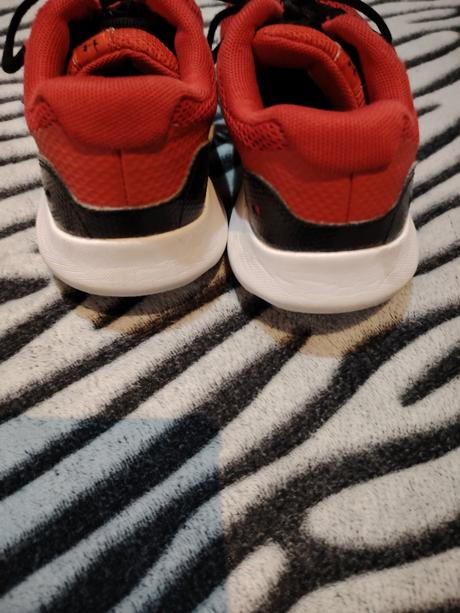 Botasky, under armour,37