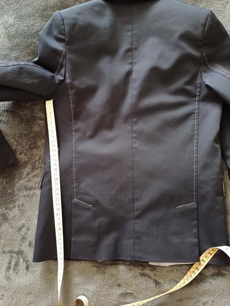 Chlapčenské sako, 134