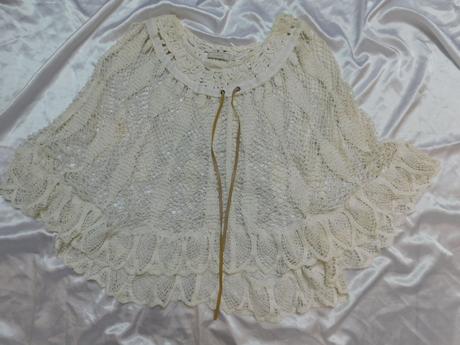 Kvalitne velmi pekne azurove pončo, 42