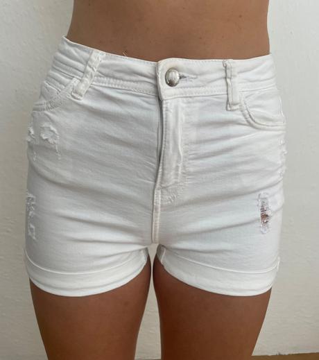 Kraťasy, bershka,36