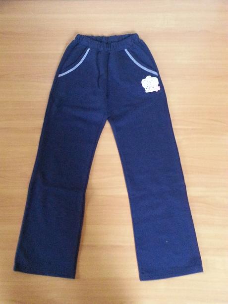 Dievčenské tepláky., 146