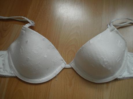 Dievčenská podprsenka, 152