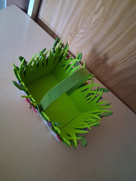 Košík nádoba dekorácia motýľ kvety ako nový, 