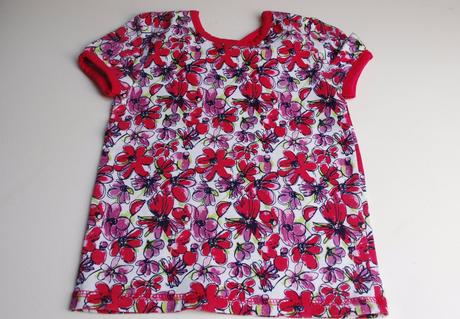 Nové tričko s mašľou na chrbáte, 86