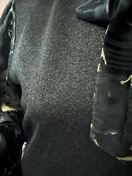 Nádherné čiernozlaté šaty zn. magenta, m / s