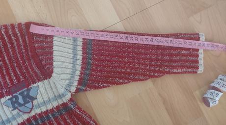 Chlapčenský svetrík so stojačikom na zips, 104