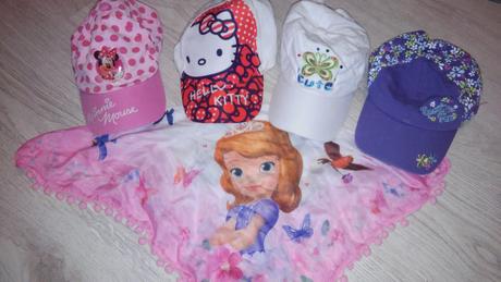 Šatky a šiltovky, 50