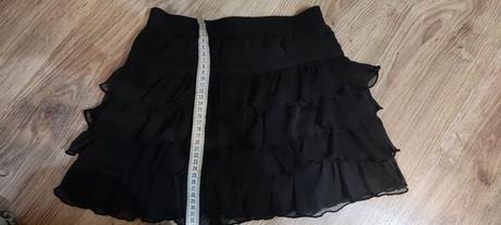 Čierna sukňa, takko,134