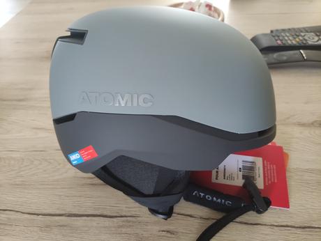 Prilba atomic four amid pro, atomic