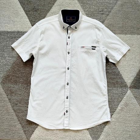 Moderná košeľa s krátkym rukávom, s