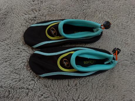 Plavky, tričko do vody, topanky do vody, decathlon,122