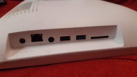 Predám počítač a monitor v jednom acer aspire mode, acer