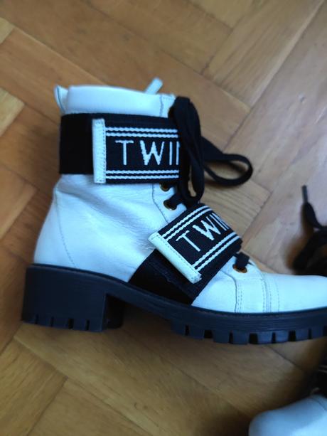 Twinset originál celokozenne workery, 37