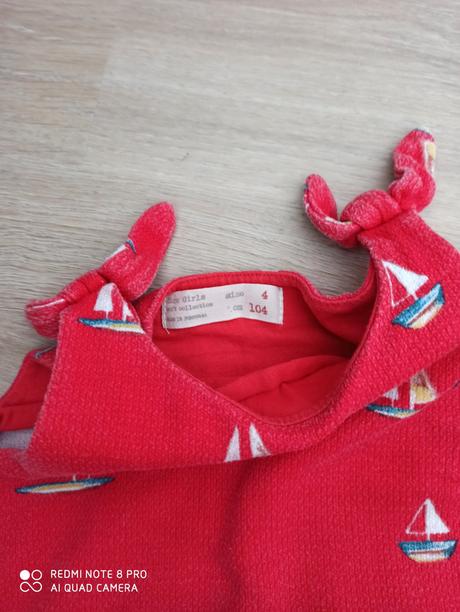 Dievčenské šaty na leto, 104