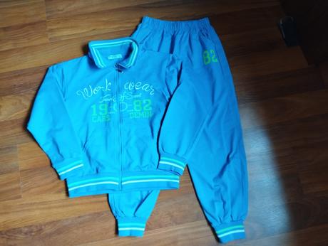 Tepláková súprava, 152