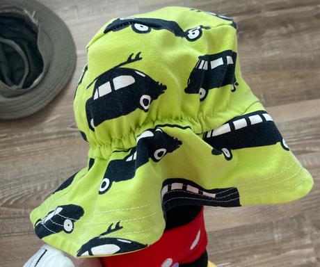 2ks letné klobúčiky vel.92/98,cena spolu, 92