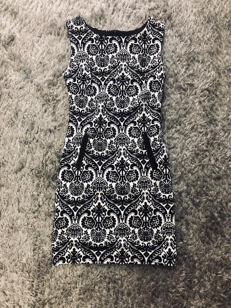 Príležitostne saty, s