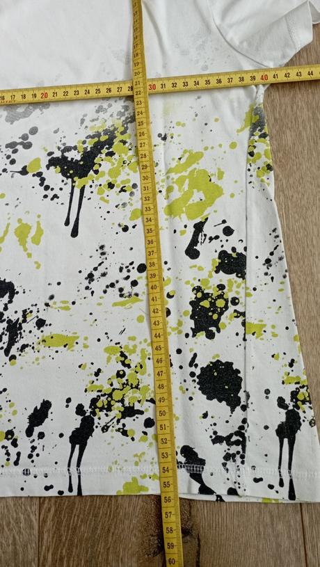 Tričko s neónovozelenými a čiernymi "škvrnami", f&f,140