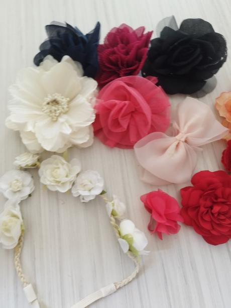 Kvety do vlasov a na oblecenie, h&m