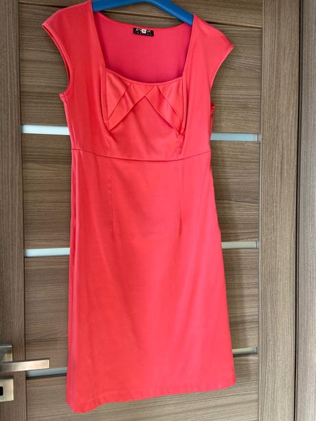 Ruzove/cyklamenove spolocenske saty, 36