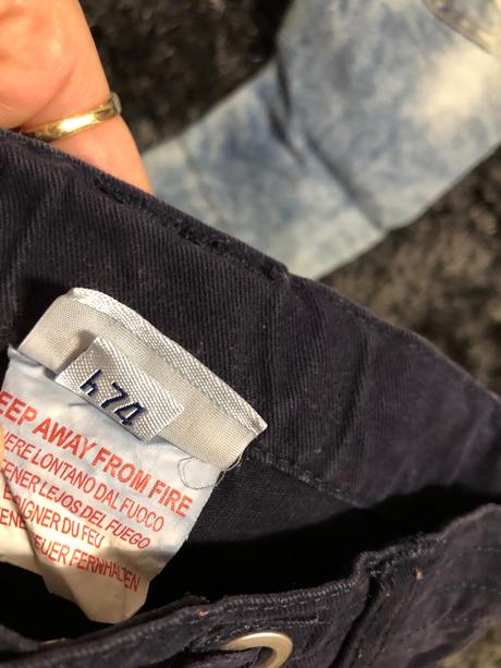 Rifle  a  nohavice, piazza italia,68