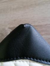 Čierno-biela crossbody kabelka, 