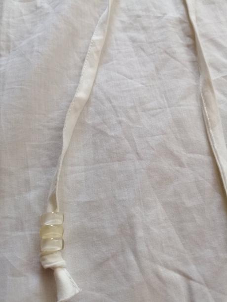 Biela bluzka s vysivkou, 40