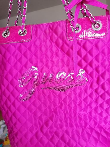 Kabelka guess, guess