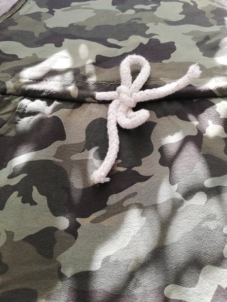 Minisukna na traky, m