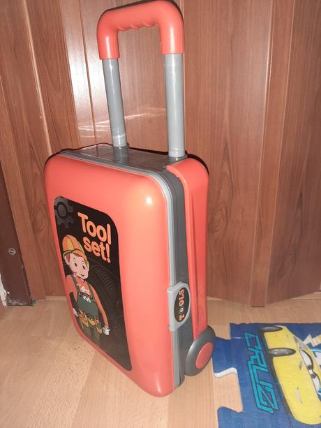 Pracovny stolik, kufrik, 