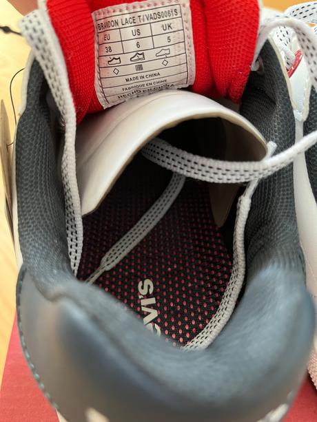 Nove kozene tenisky levis 38, levis,38