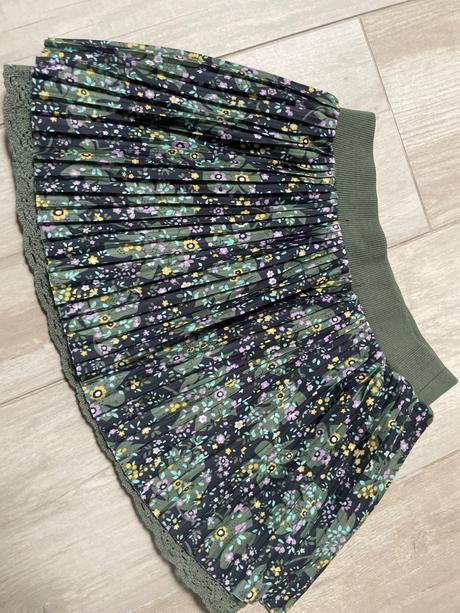 Nádherná skladaná sukienka od boboli, 116