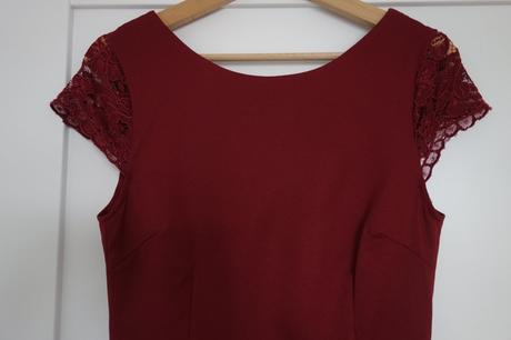 Spoločenské šaty s odhaleným chrbtom, 36