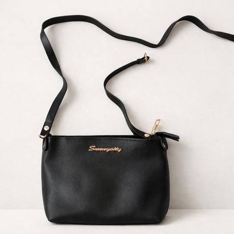 Čierna crossbody kabelka, 