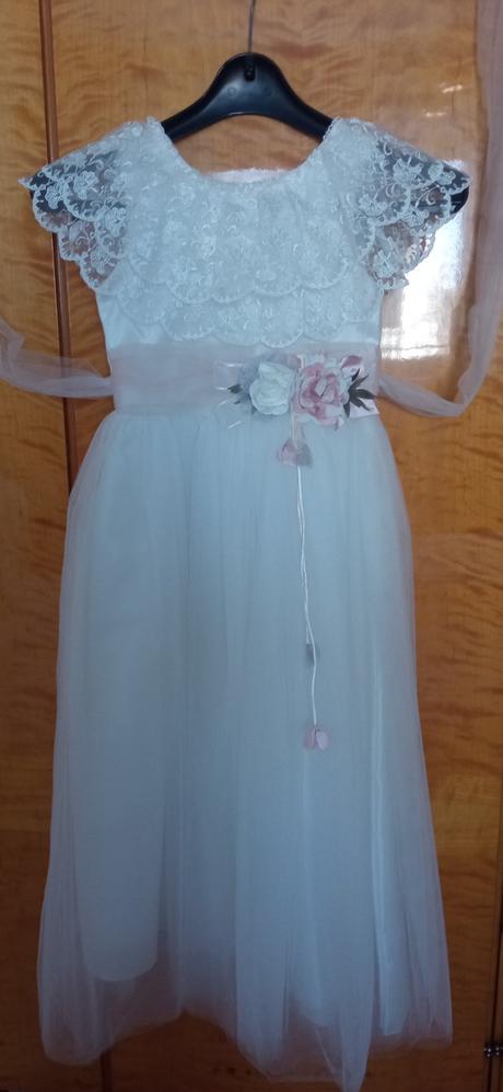 Šaty spoločenské, alebo na 1. sv. prijímanie, 140