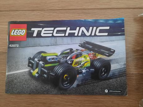 Lego technic- závodné auto, 
