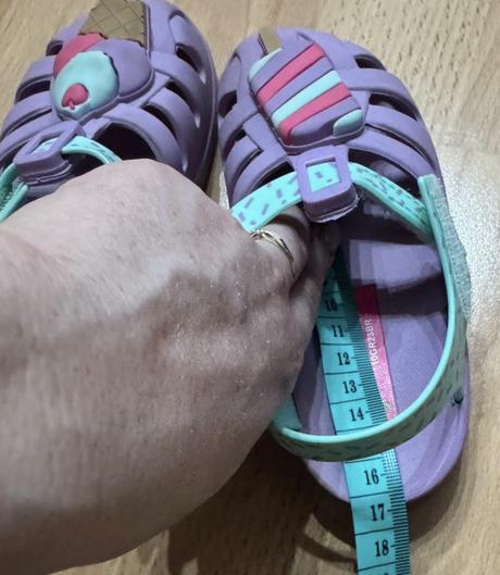 Dievčenské sandálky, 23