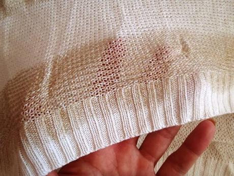 Svetrík so zlatými pruhmi-m, m