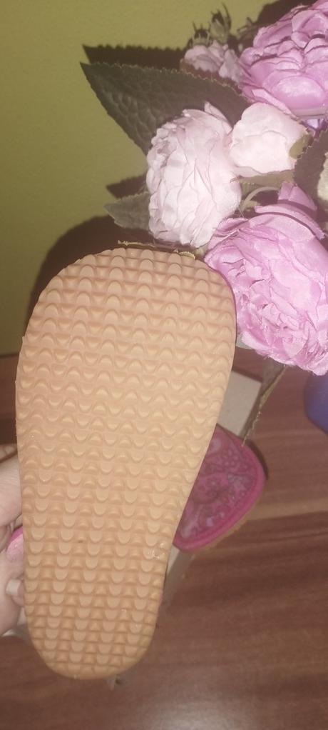 Beda papučky, beda,24