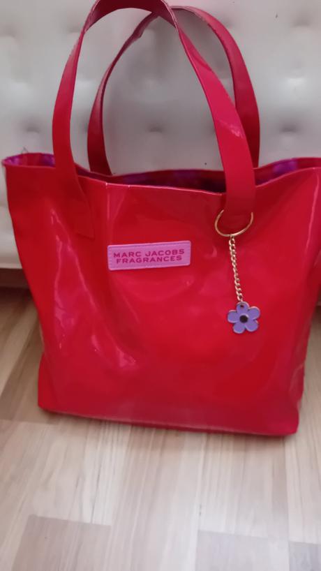 Značková kabelka lesklá červená, marc jacobs