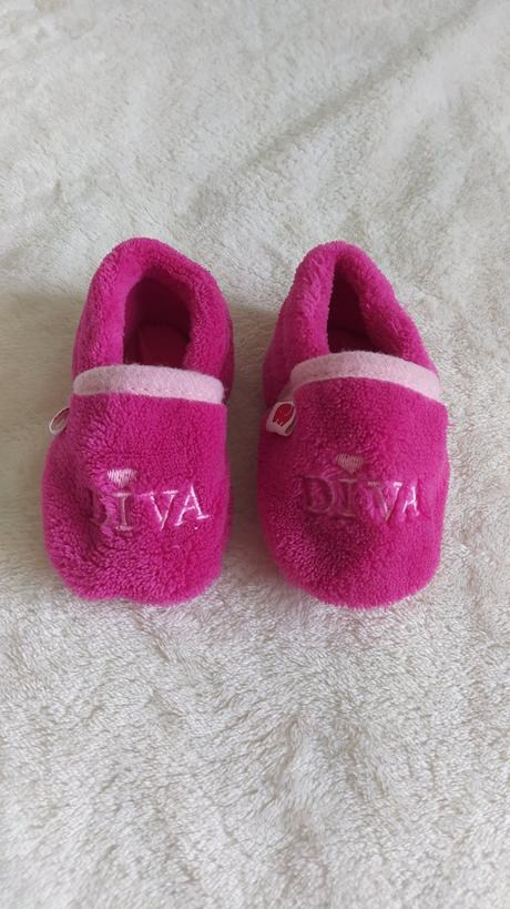 Ruzove papucky, elefanten