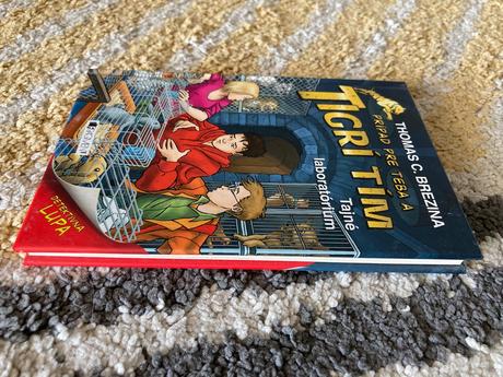 Tigrí tím tajné laboratórium (2015),