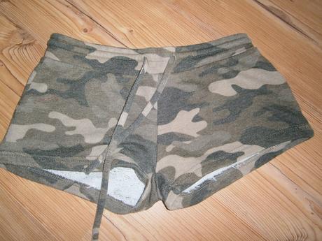 Kraťasy po 3 eur/ks, colours of the world,xs