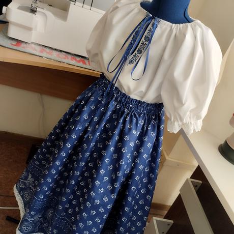 Folk krojík,