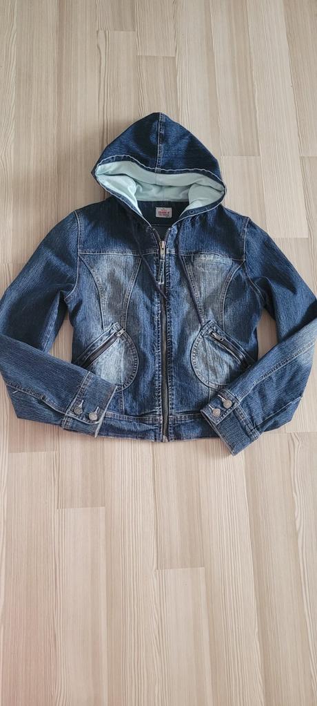 Riflova bunda na chrbte so srdieckom s kridlami, 38