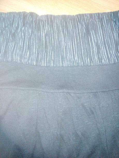 Čierne tričko bez ramienok, s