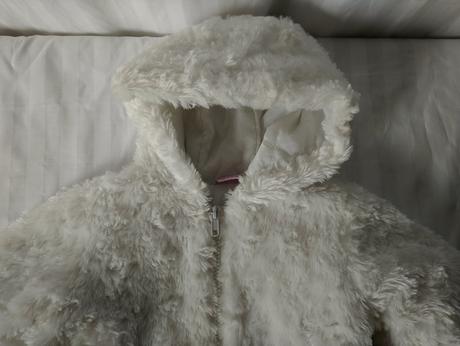 Biely "kožušinový" kabátik, city vane, 86