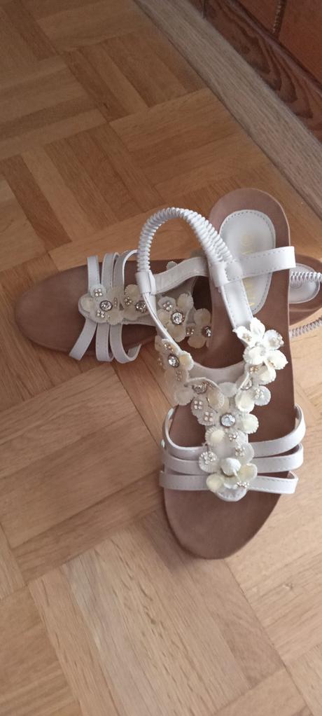 Koralové sandálky, 39