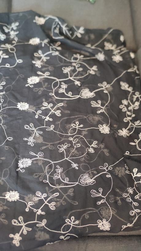 Veľká vyšívaná šatka, 