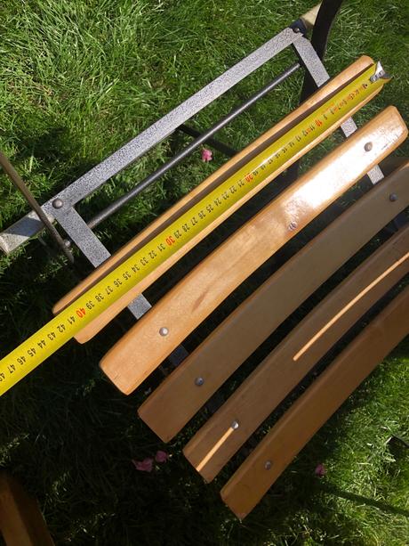 Zahradny stol + 4 stolicky,